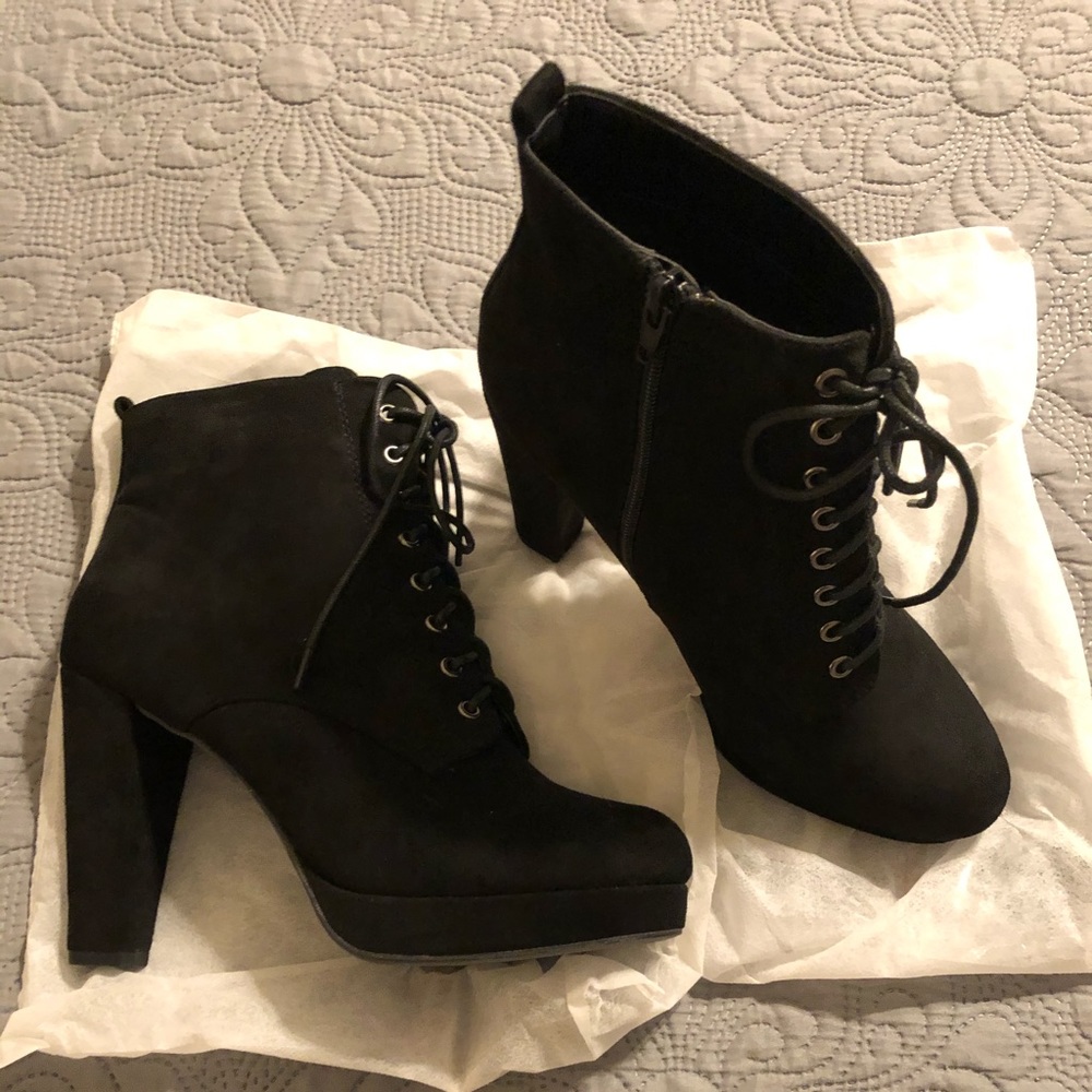Brand new, never been worn black ankle boot